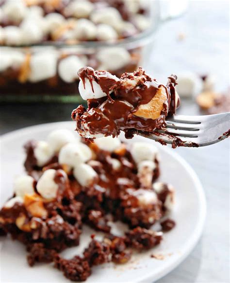 Rocky Road Brownies {VIDEO} - i am baker