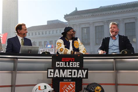 See photos from ESPN College GameDay's visit to UC Berkeley - Berkeley News