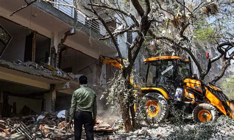 DDA carries out demolition drive in Sainik Farms to reclaim encroached land