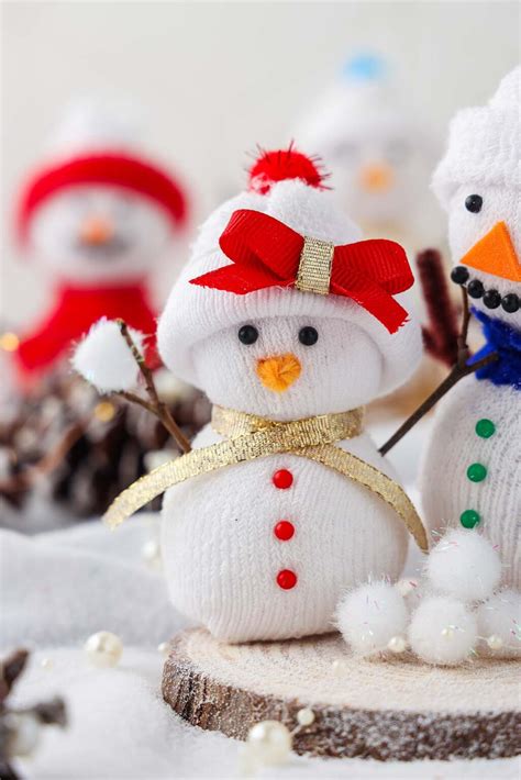 Easy Sock Snowmen