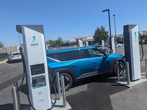 Fred Meyer Kennewick (2) | Kennewick, WA | EV Station