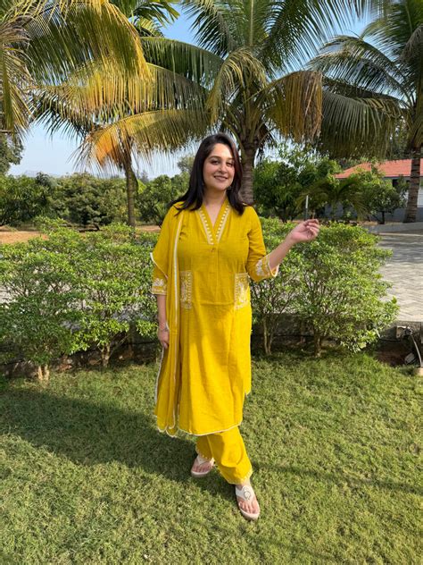 Neyra Classic Kurta Set Mustard – Label DKI