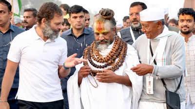 Bharat Jodo Yatra resumes from Mahudiya village of Madhya Pradesh ...