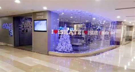 iSKATE - Ice Skating Rink & Cafe, Ambience Mall, Gurugram | WhatsHot ...