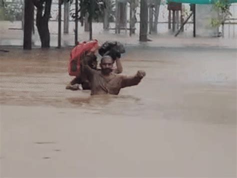 Heavy rain causes flood-like situation in Narmadapuram: Kharra river ...