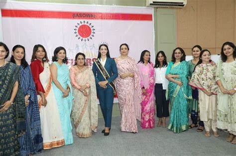 Bhopal: IASOWA Hold Seminar On Women's Health & Yoga