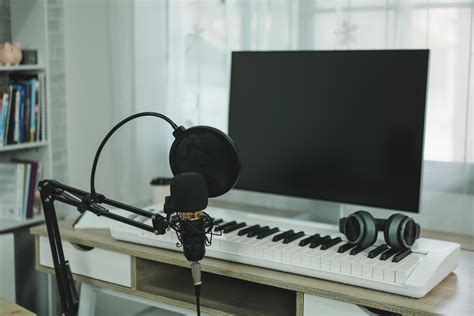 Music Recording Studio Mic 的图像结果