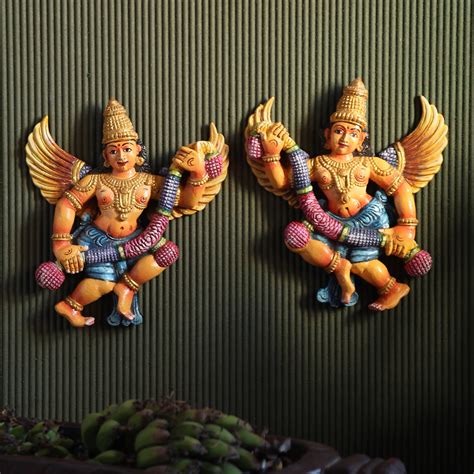 Wooden Whisper - Gandharvas with Garland/veena – Revive Home