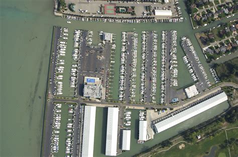 MacRay Harbor Marina in Harrison Twp, MI, United States - Marina ...