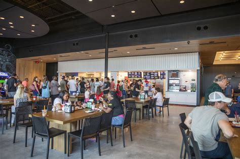 4 Hands and Hi-Pointe team up at Chesterfield's The District