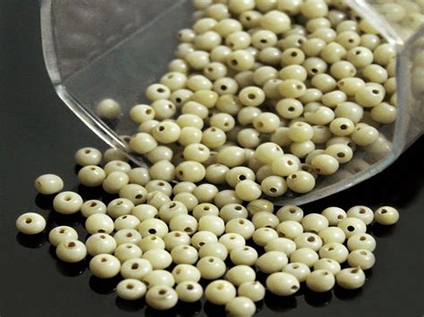 Cream Spherical Glass Beads