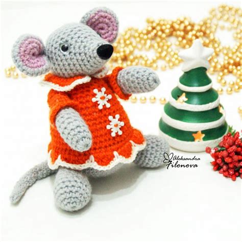 Amigurumi Christmas Mouse Free Pattern - Free Amigurumi Patterns