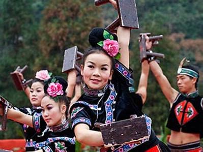 贵州黔西：苗族板凳舞进校园-人民图片网