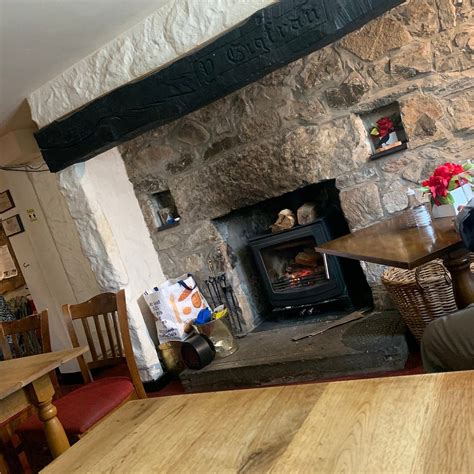 THE RAVEN INN (Llanarmon-yn-Ial) - B&B Reviews, Photos, Rate Comparison ...