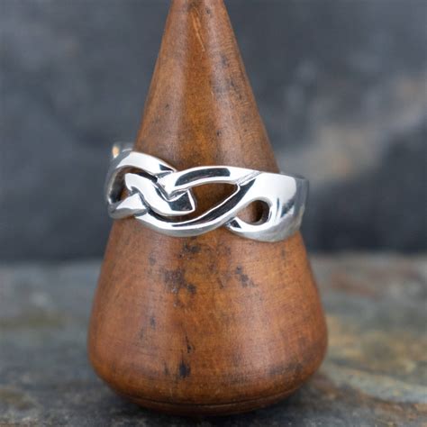 Modern Sterling Silver Celtic Knot ring - Royal Mile Silver