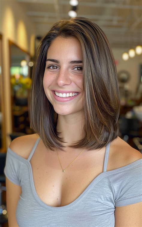 The Best Layered, Shoulder-Length Hair Ideas of 2025