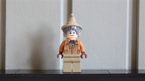 [Review] LEGO Harry Potter 76445 Hogwarts Castle Herbology Class ...