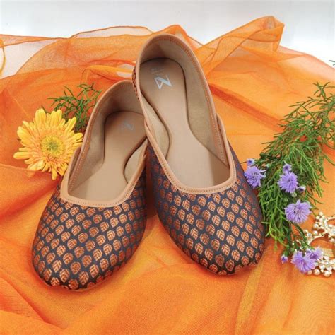 Jutties – The Madras Trunk