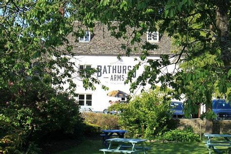 BATHURST ARMS (North Cerney) - B&B Reviews, Photos, Rate Comparison ...