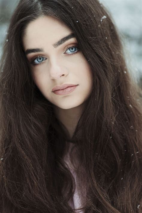 blue eyes brown hair makeup
