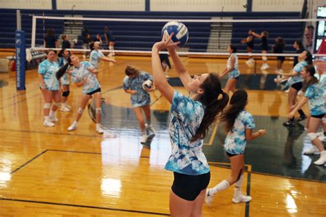 Junior High School Girls Volleyball