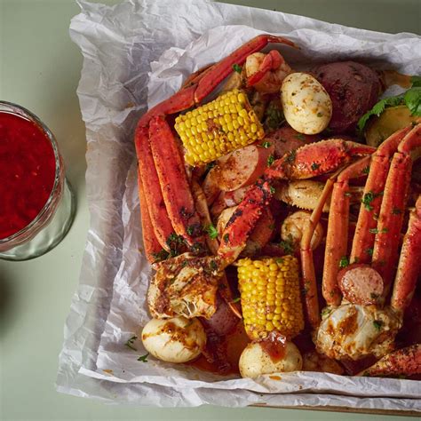 How to Reheat a Leftover Seafood Boil in a Bag & Without