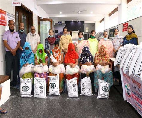 समाजसेवा के क्षेत्र में मिसाल बनी महिला शाखा, 52 जरूरतमंद परिवारों को ...