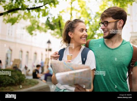 People Sightseeing 的图像结果