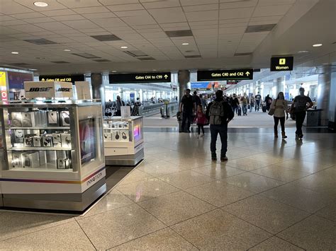 The Denver (DEN) Amex Centurion Lounge [Location, Hours, Amenities]