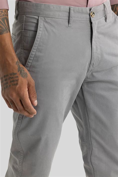 Buy Men's Astral Grey Plain Slim Fit Chinos Online | Snitch – SNITCH