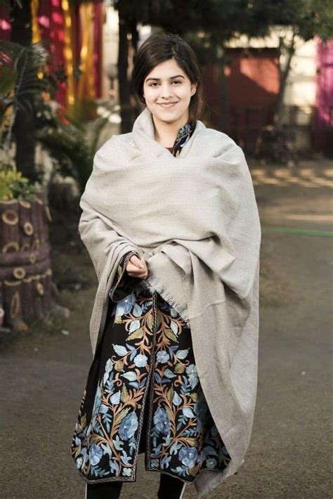 Buy Solid Plain Semi Pashmina Shawls Online | Classic Plain Wool Shawl