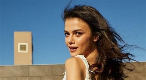 Sinem Unsal se oglasila nakon saobraćajne nesreće - Najbolje Turske ...