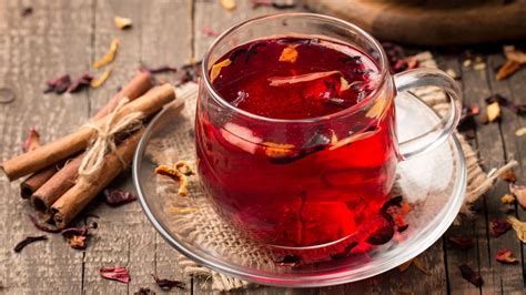 ¿Cómo preparar té de jamaica y canela para bajar de peso? | Glamour