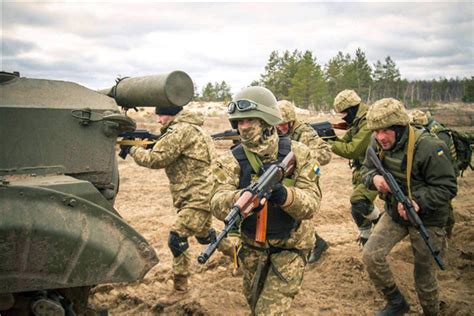 开启全面军事对抗？乌克兰再次冲在反俄前线，俄罗斯发出严重警告_腾讯新闻
