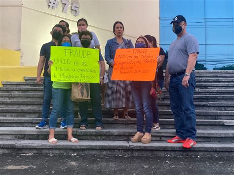 Estudiantes de la Unid exigen que les entreguen papeles de titulación ...