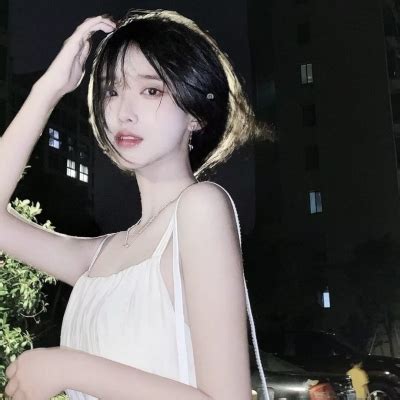 超级纯的很少女的好看女生头像2021 带一束花去见喜欢的人吧-腾牛个性网