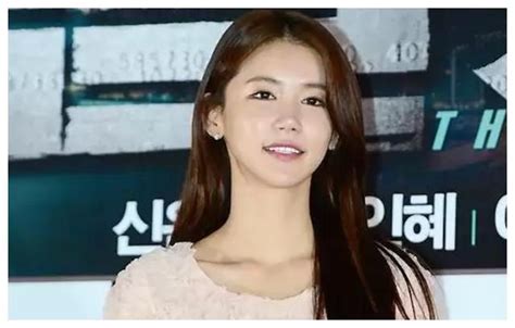 韩国最纯女星吴仁惠，出演多部电影没名气，大胆走红毯却一夜成名