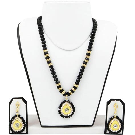 Black Crystal Beads with Diamond Stone Pendant | Fashionvalley