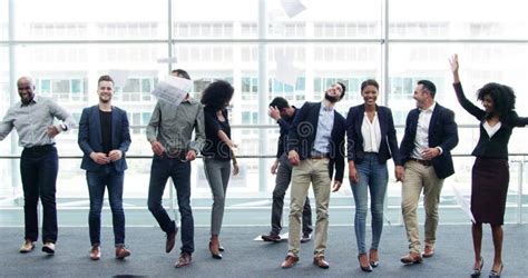 Excited Business People 的图像结果