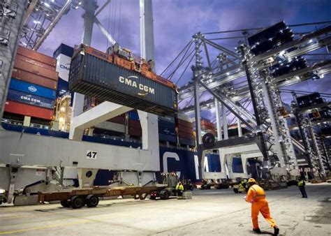 Gateway Terminals handles first box in Savannah - VesselFinder