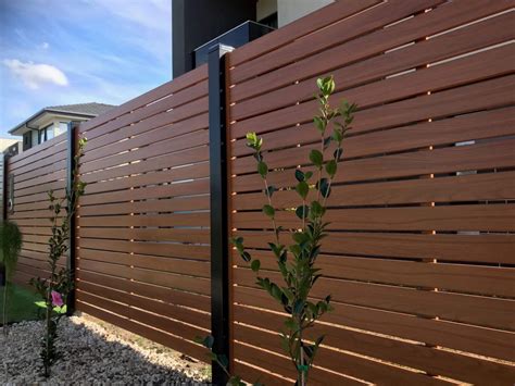 Fenstar Aluminium Slat Fence Panels - Horizontal - Timber Look - Supergates