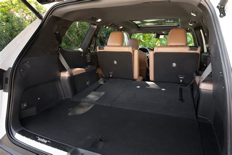 View Exterior Photos of the 2025 Toyota Grand Highlander