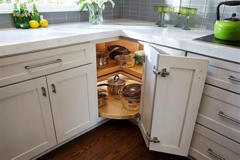 Corner Cabinets – Guide on Corner Kitchen Cabinets | CliqsStudios