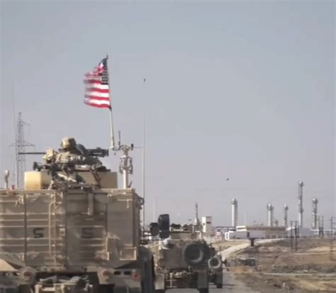 美国在叙利亚“偷油”，究竟图什么？_凤凰网历史_凤凰网