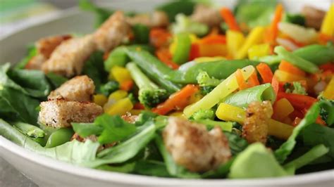 Aprenda a fazer uma deliciosa salada lowcarb e mantenha-se fitness