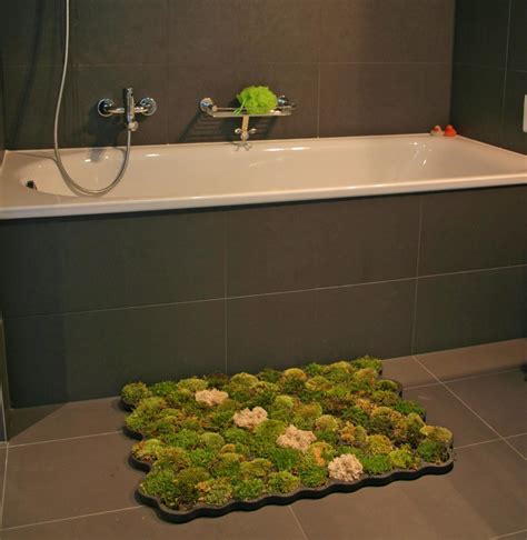 This Moss Shower Mat Lets You Dry Your Feet On Natural Living Moss When ...