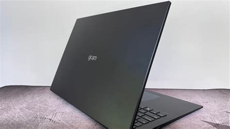 LG Gram 17 Inch Laptop 的图像结果