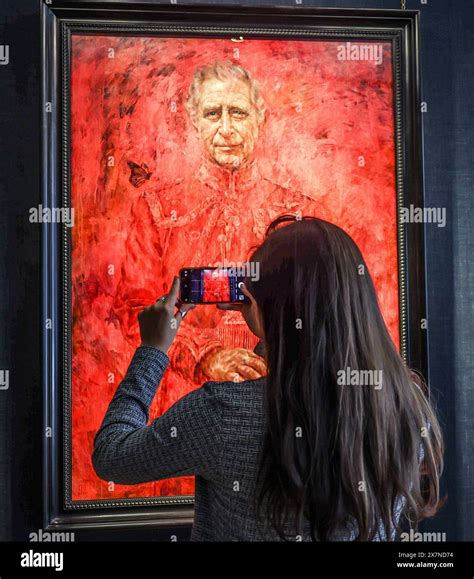 Unveilment hi-res stock photography and images - Alamy