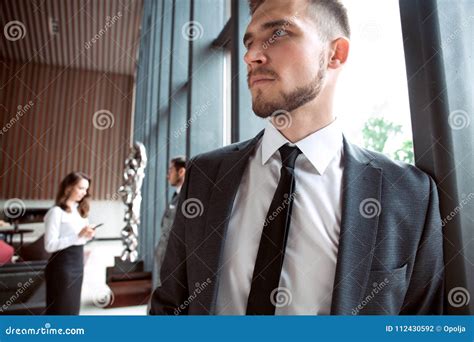 Handsome Businessman 的图像结果