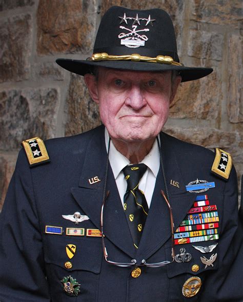 Lt. Gen. Hal Moore (1922~2017), commander of 1st Battalion, 7th Cavalry ...